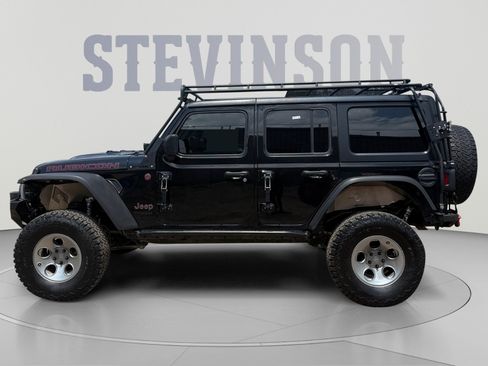 Used 2018 Jeep Wrangler Unlimited Rubicon w/ Cold Weather Group AWD/4WD image 2