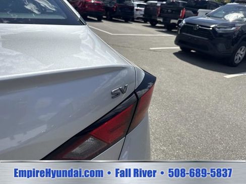 Used 2024 Nissan Altima 2.5 SV FWD image 6