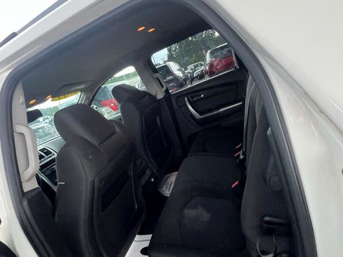 Used 2011 GMC Acadia SLE image 11