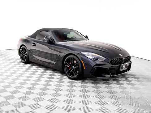 Used 2022 BMW Z4 M40i w/ Premium Package image 8