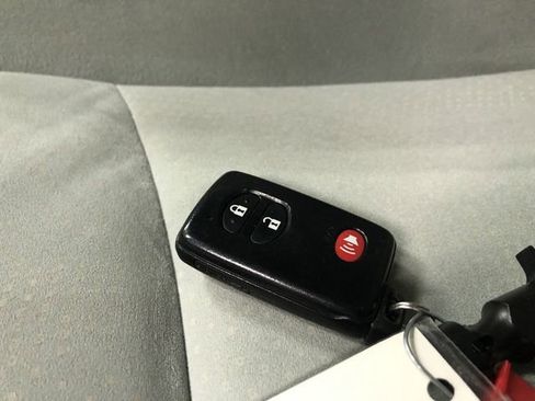 Used 2012 Toyota Prius V Two image 29