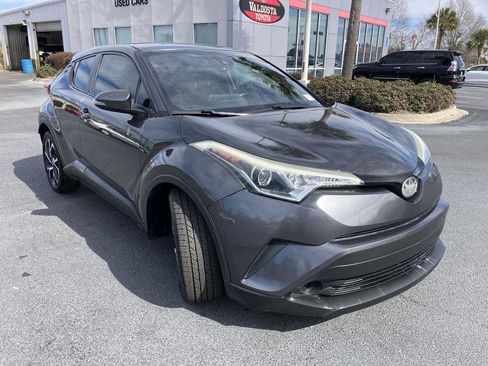 Used 2018 Toyota C-HR XLE image 7