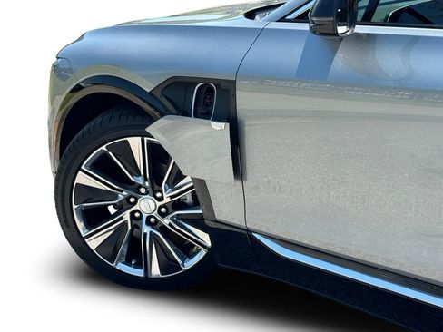New 2025 Cadillac Lyriq Luxury image 8