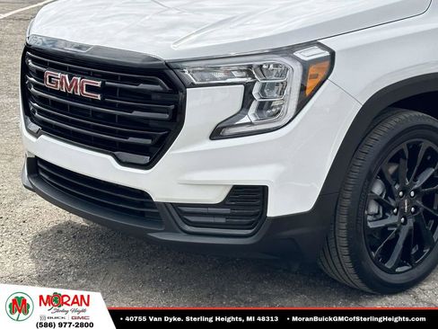Used 2023 GMC Terrain SLE w/ Elevation Edition FWD image 8