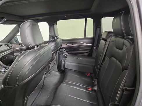 Used 2022 Jeep Grand Cherokee Overland image 15