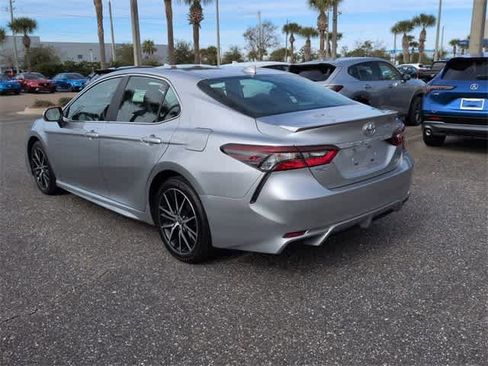 Used 2024 Toyota Camry SE image 6