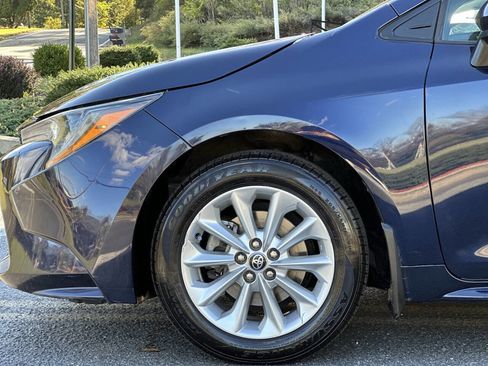 Used 2022 Toyota Corolla LE w/ LE Convenience Package image 6