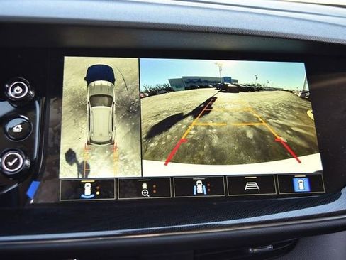 Used 2022 Buick Envision Essence w/ Technology Package I image 13