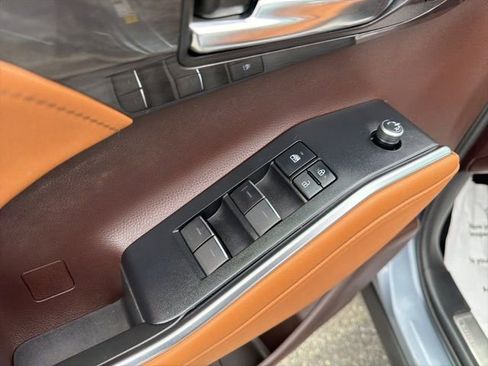 Used 2021 Toyota Highlander Platinum image 12