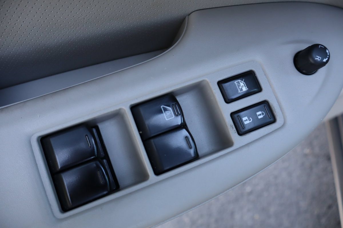 Used 2014 Nissan Quest S FWD image 27