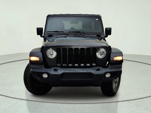 Used 2018 Jeep Wrangler Unlimited Sport AWD/4WD image 3