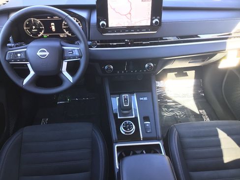 New 2026 Nissan Rogue SL image 17