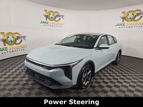 Used 2025 Kia K4 LXS image 3