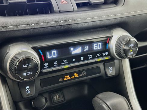 Used 2024 Toyota RAV4 XLE FWD image 23
