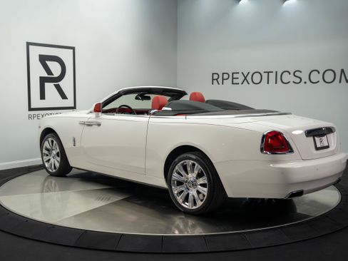 Used 2017 Rolls-Royce Dawn RWD image 8