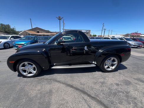 Used 2006 Chevrolet SSR w/ Preferred Equipment Group RWD image 5