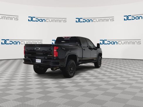 Used 2025 Chevrolet Silverado 2500 ZR2 w/ Technology Package AWD/4WD image 9