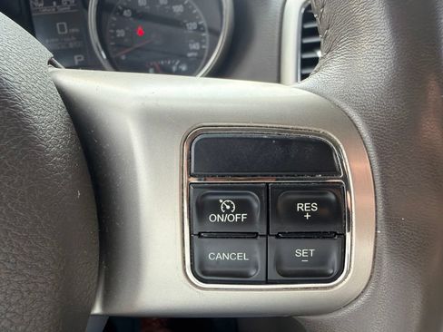 Used 2011 Jeep Grand Cherokee Laredo AWD/4WD image 21