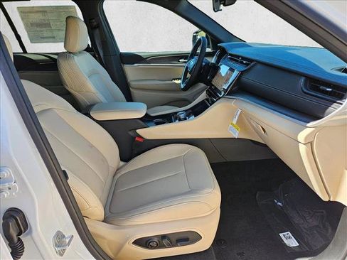 New 2026 Jeep Grand Cherokee Limited RWD image 15