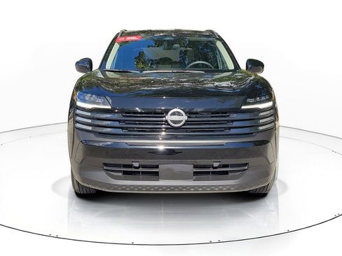 Certified 2025 Nissan Kicks SV w/ SV Premium Package image 2