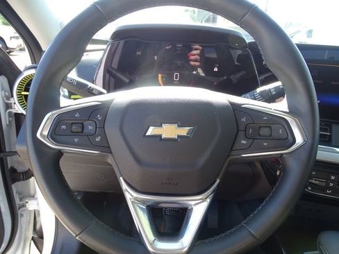 Used 2024 Chevrolet Trax LT w/ Driver Confidence Package image 15