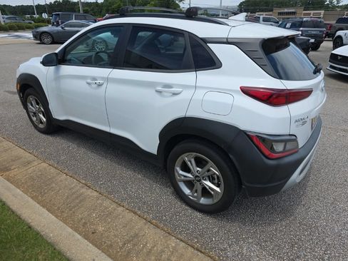 Used 2023 Hyundai Kona SEL AWD/4WD image 11