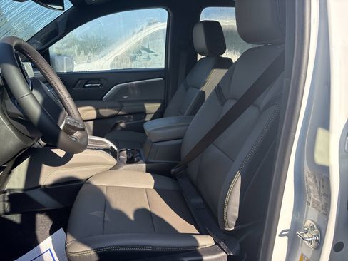 New 2026 Chevrolet Colorado ZR2 w/ Technology Package AWD/4WD image 14