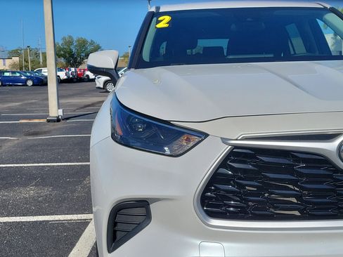 Used 2022 Toyota Highlander L image 7