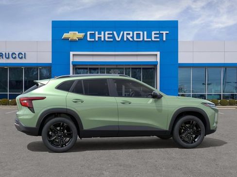 New 2026 Chevrolet Trax ACTIV w/ Sunroof Package FWD image 5