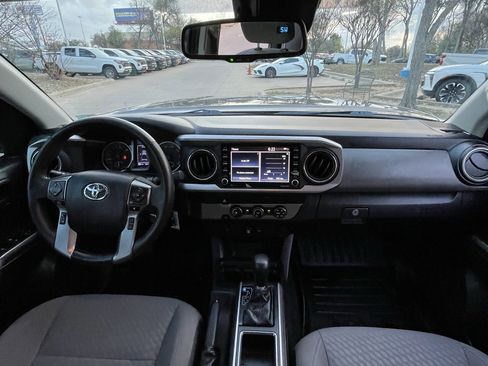 Used 2020 Toyota Tacoma SR5 image 10