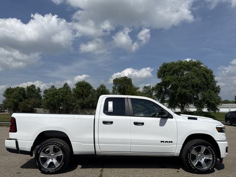New 2026 RAM 1500 Express AWD/4WD image 2