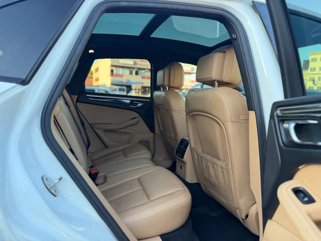 Used 2017 Porsche Macan AWD/4WD image 35