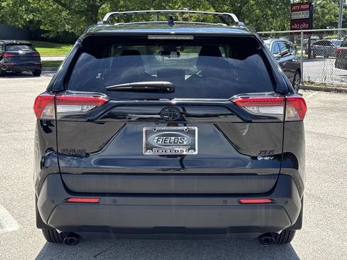 Used 2025 Toyota RAV4 XLE Premium w/ Weather Package AWD/4WD image 6