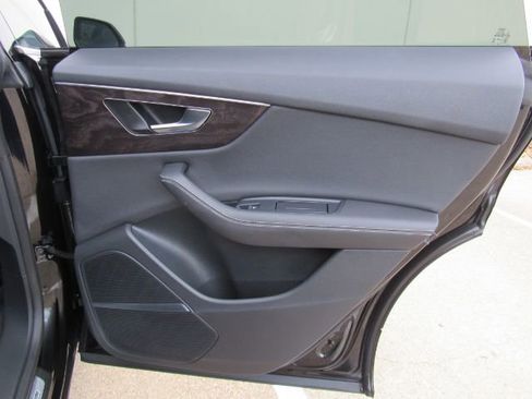 Used 2023 Audi Q8 Premium Plus w/ Premium Plus Package image 26