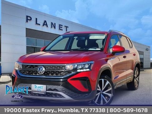 Used 2022 Volkswagen Taos SE image 1