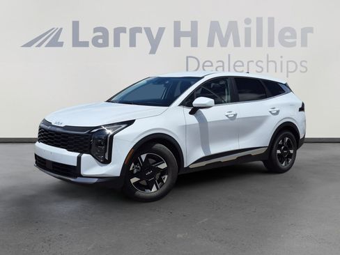 Used 2026 Kia Sportage LX FWD image 1