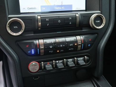 Used 2021 Ford Mustang Shelby GT500 w/ Technology Package RWD image 48