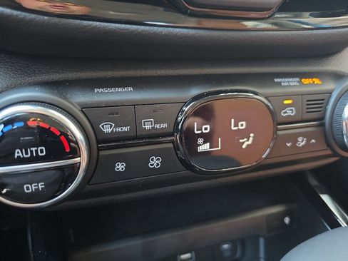 Certified 2025 Kia Soul EX FWD image 16