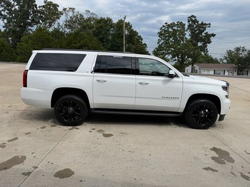 Used 2019 Chevrolet Suburban LT AWD/4WD image 2