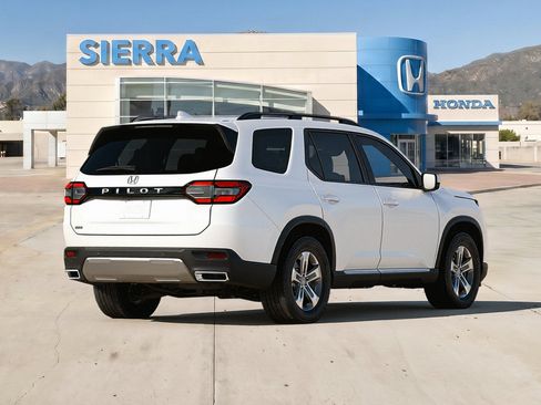 New 2026 Honda Pilot Sport image 3