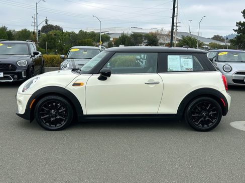 Used 2016 MINI Cooper 2-Door Hardtop image 2