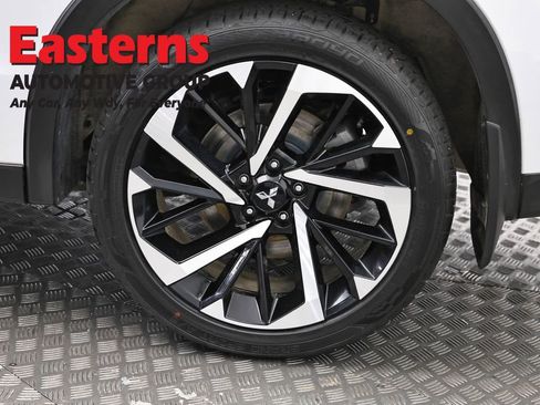 Used 2024 Mitsubishi Outlander SE AWD/4WD image 32