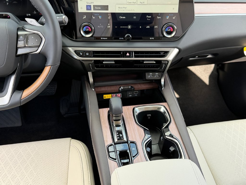 New 2026 Lexus RX 350 w/ Convenience Package AWD/4WD image 10