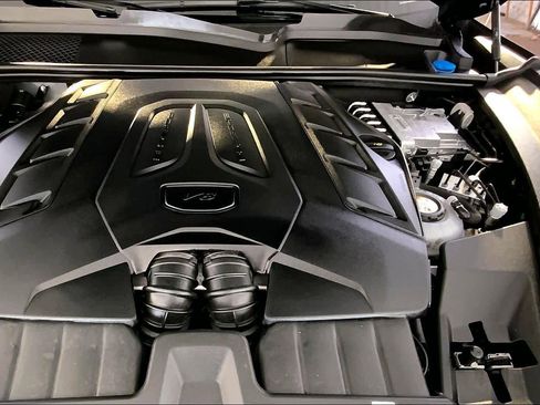 Used 2025 Porsche Cayenne Turbo image 32