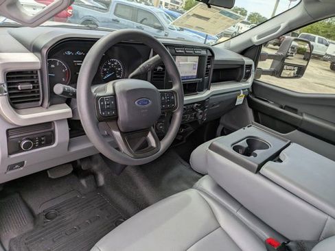 Used 2024 Ford F550 4x4 Regular Cab Super Duty image 16