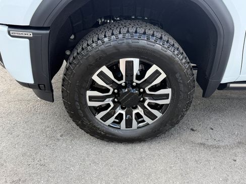 New 2026 GMC Sierra 2500 Denali Ultimate w/ LPO, Black Badging Package AWD/4WD image 9