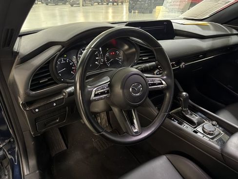 Used 2019 MAZDA MAZDA3 Hatchback FWD image 9