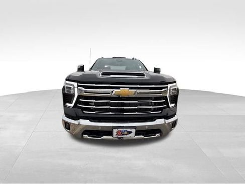 Used 2024 Chevrolet Silverado 3500 LTZ w/ LTZ Plus Package image 2