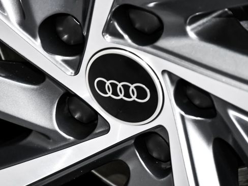 Used 2025 Audi SQ5 Premium Plus w/ Premium Plus Package AWD/4WD image 95