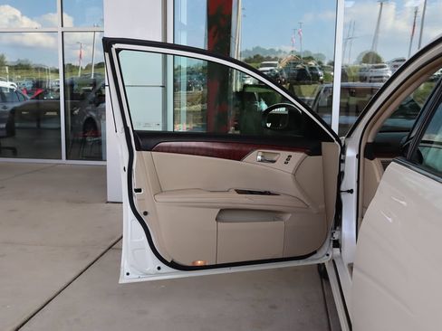 Used 2011 Toyota Avalon Limited FWD image 13